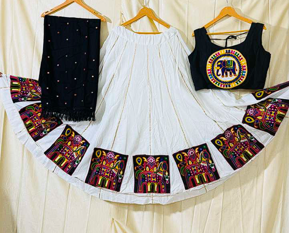 Elegant White & Red Navratri Chaniya Choli with Traditional Paisley Border Design